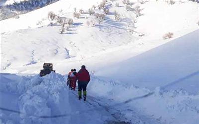 نجات جان 230 نفر در برف و کولاک توسط هلال احمر الیگودرز