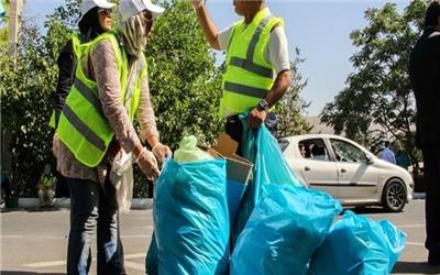 روز طبیعت کیسه زباله رایگان از شهرداری خرم‌آباد دریافت کنید