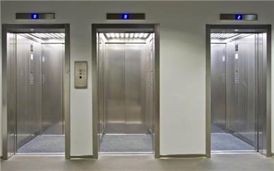 ٢ دستگاه آسانسور غیر استاندارد در خرم آباد پلمپ‌ شد
