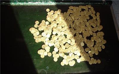 دستگیری کلاهبردار سکه های تقلبی درالیگودرز با کشف 230سکه تقلبی